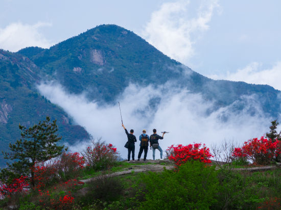 南岳衡山“五一”假期首日游客逾8万人次