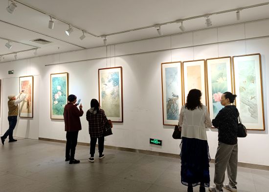 　　4月18日，“归来——景丽莉工笔画展”在湖南省文化馆开幕。邓霞 摄